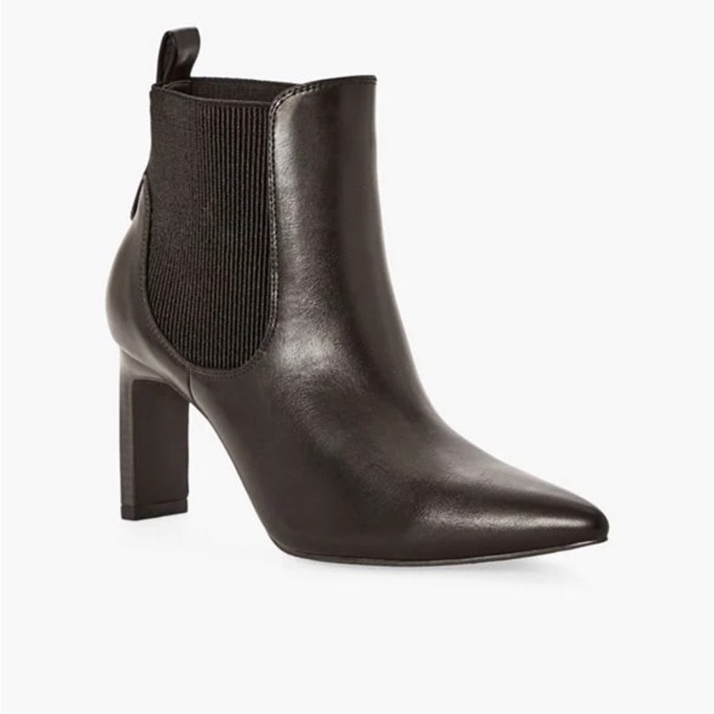 🖤 Lumi Bootie by JustFab! Size 9.